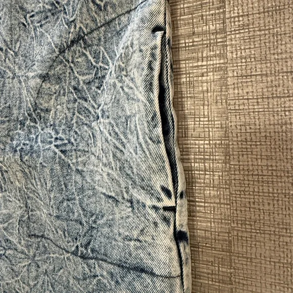 Who What Wear Distressed Denim Midi Dress with Pockets Size Medium - Picture 13 of 13